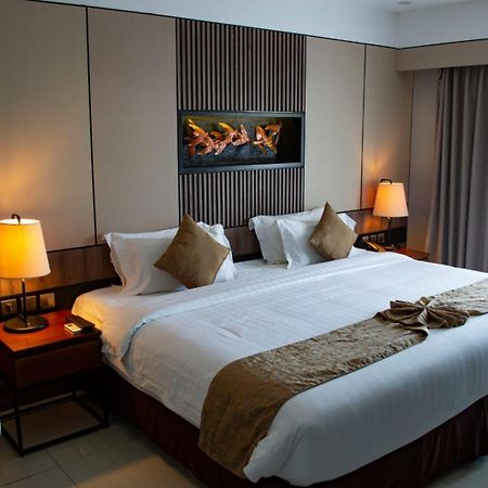 A One Hotels By Ventus Hotels & Resorts- Delhi Airport New Delhi Bagian luar foto