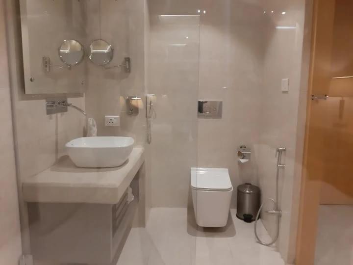 A One Hotels By Ventus Hotels & Resorts- Delhi Airport New Delhi Bagian luar foto