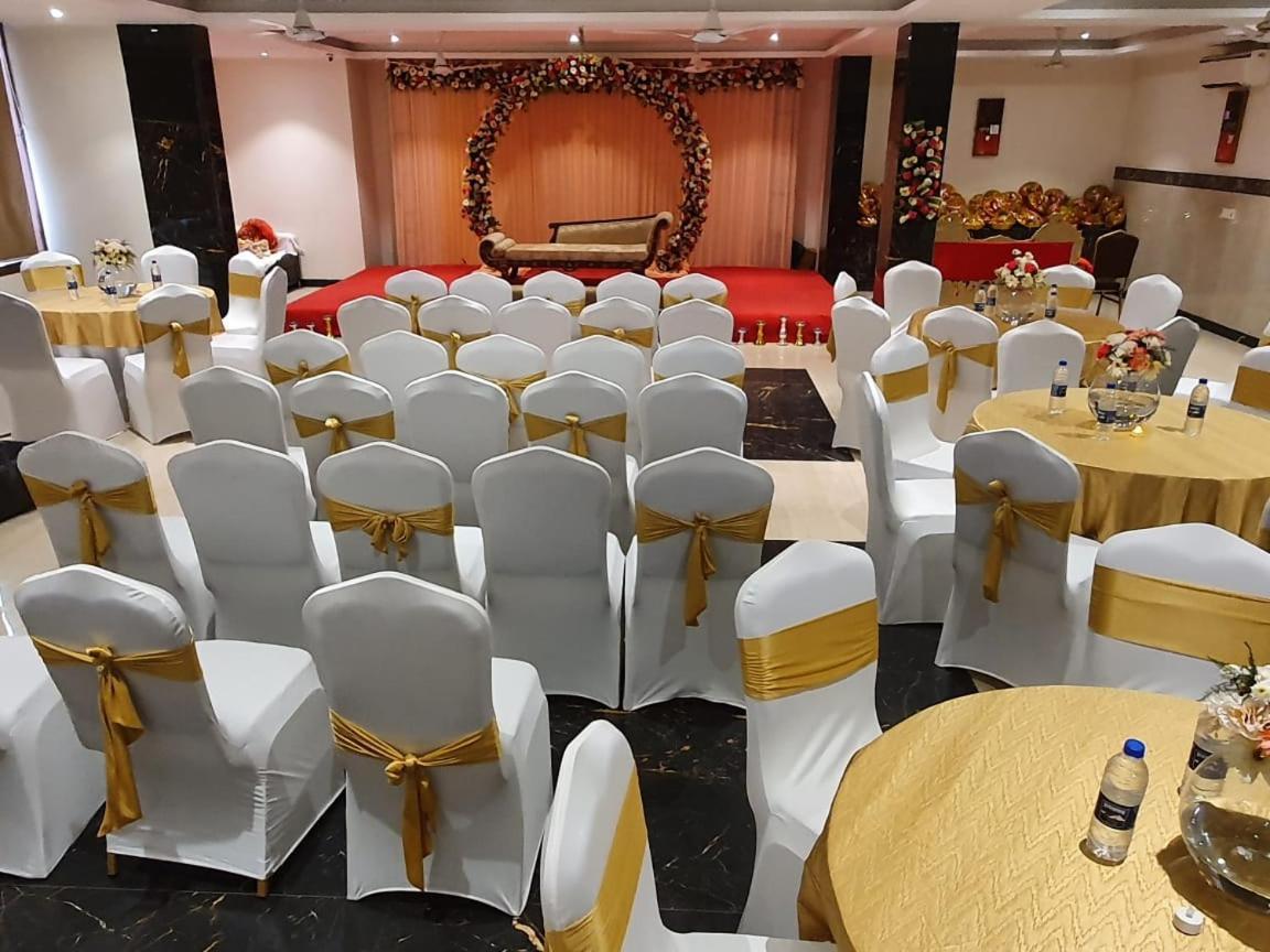 A One Hotels By Ventus Hotels & Resorts- Delhi Airport New Delhi Bagian luar foto